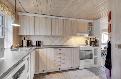 Blavand Strand House | Beautiful home in Blåvand with WiFi