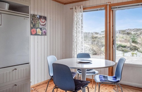 Bokn House | Beautiful home in Bokn with WiFi