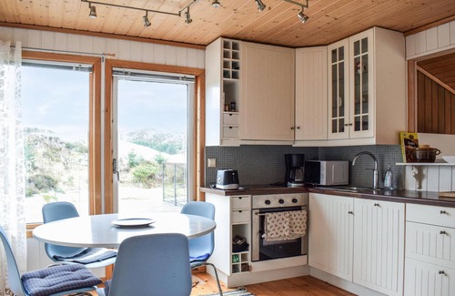 Bokn House | Beautiful home in Bokn with WiFi