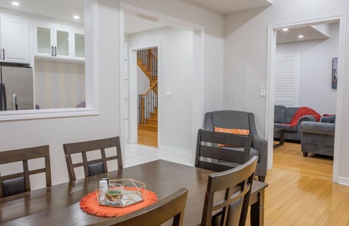 Brampton House | Beautiful Home in Central Local