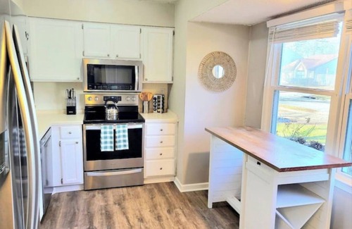 Greenbrier East House | Beautiful home in Chesapeake
