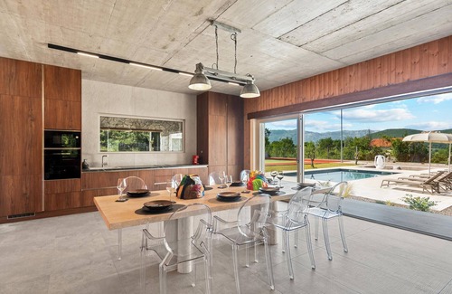 Dicmo House | Beautiful home in Dicmo