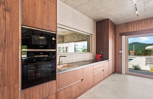 Dicmo House | Beautiful home in Dicmo
