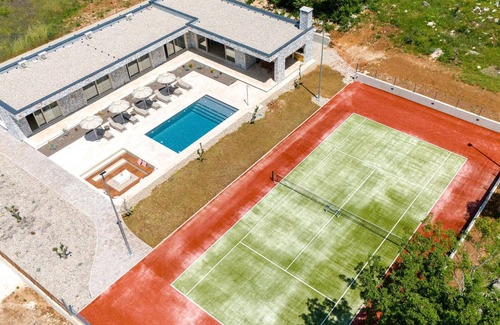 Dicmo House | Beautiful home in Dicmo