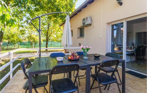 Donji Andrijevci House | Beautiful Home In Donji Andrijevci