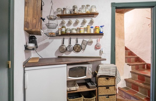 El Colmenar House | Beautiful home in El Colmenar with WiFi