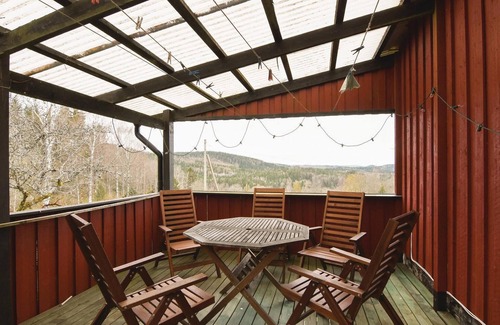 Ed House | Beautiful home in Ed with kitchen