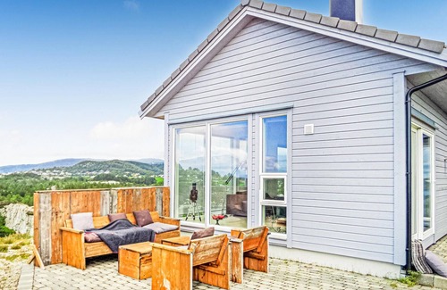 Fitjar House | Beautiful home in Fitjar