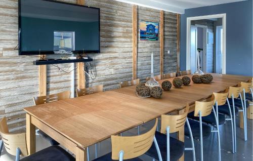 Haram House | Beautiful Home In Fjørtoft With Wifi