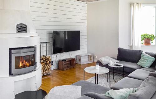 Gavle O House | Beautiful Home In Gävle With Sauna