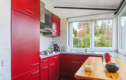 Ferienhausgebiet Hillenseifen House | Beautiful Home In Gerolstein With Wifi