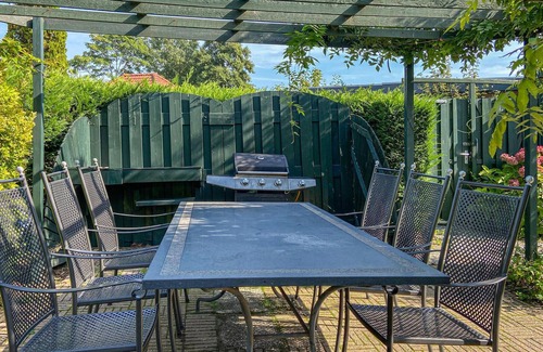 Herkingen House | Beautiful Home in Herkingen With Wifi, 2 Bedrooms and Outdoor Swimming Pool