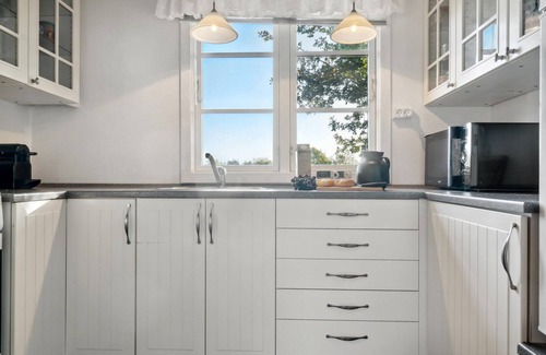 Holbaek Municipality House | Beautiful home in Holbæk with kitchen
