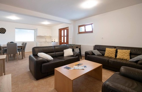 Imotski House | Beautiful home in Imotski with kitchen