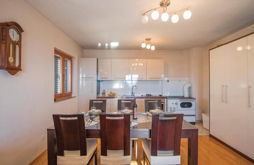 Imotski House | Beautiful home in Imotski with kitchen