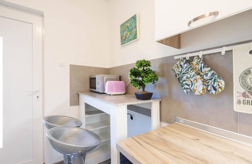 Omis House | Beautiful home in Kostanje with WiFi