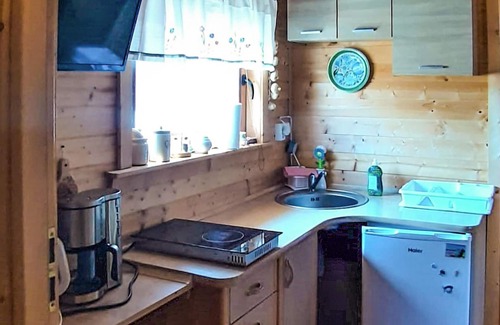 Lebieniec House | Beautiful home in Lebieniec with WiFi