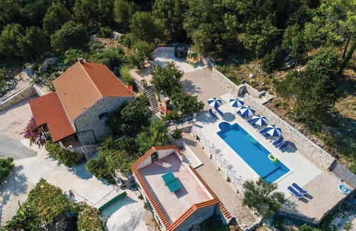 Ljuta House | Beautiful home in Lovorno with WiFi