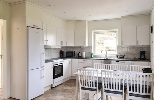 Hultsfred Municipality House | Beautiful home in Målilla with kitchen