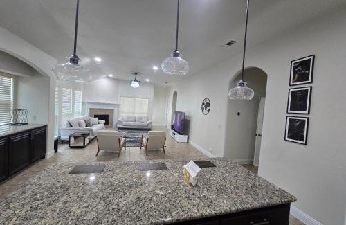 South Arlington House | Beautiful Home in Mansfield