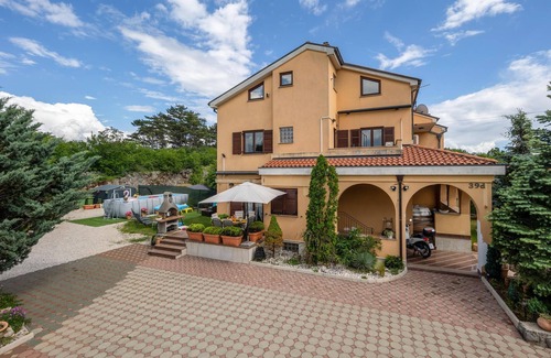 Bezjaki House | Beautiful home in Marinici with WiFi