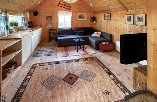 Nedstrand House | Beautiful home in Nedstrand with WiFi