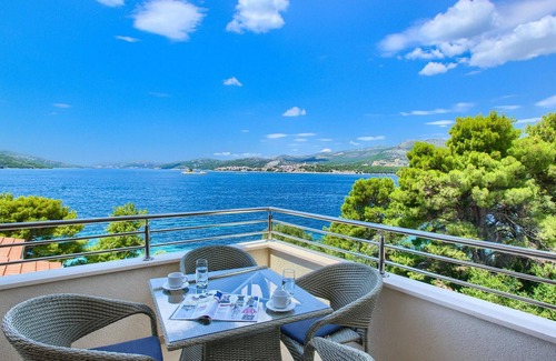 Okrug Donji House | Beautiful home in Okrug Donji