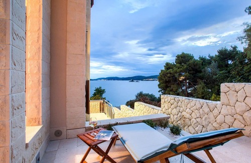 Okrug Donji House | Beautiful home in Okrug Donji