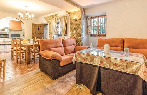 Mondron House | Beautiful home in Periana with kitchen