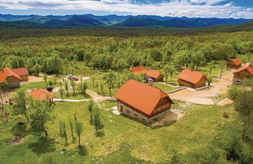 Perusic House | Beautiful home in Perusic with WiFi