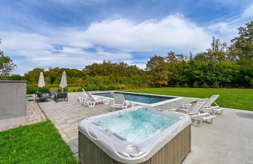 Pisarovina House | Beautiful Home In Pisarovina With Sauna, Wifi And Outdoor Swimming Pool