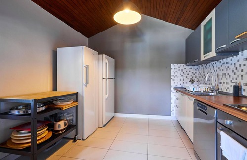 Popovaca House | Beautiful home in Popovaca with kitchen