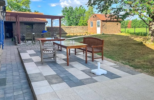 Pressigny House | Beautiful home in Pressigny with WiFi