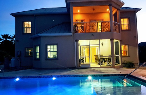 George Town House | Beautiful home in quiet family friendly community - 5 minutes from Spotts beach.