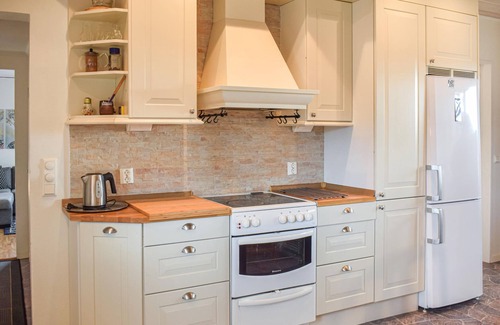 Rockneby House | Beautiful home in Rockneby with kitchen