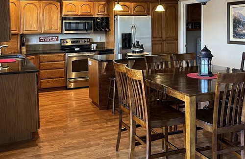 Davenport House | Beautiful home in Seven Bays with gorgeous views of Lake Roosevelt