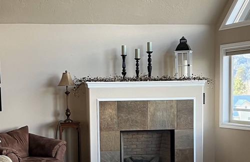 Davenport House | Beautiful home in Seven Bays with gorgeous views of Lake Roosevelt