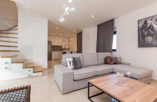 Skabrnja House | Beautiful home in Skabrnja with WiFi