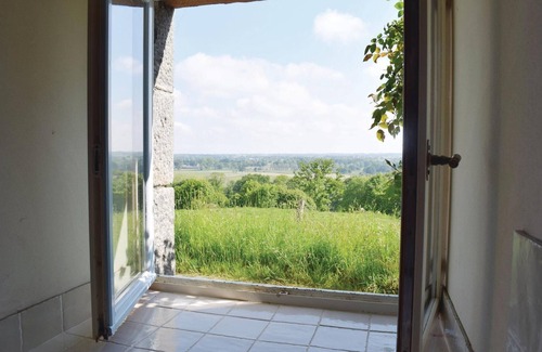 Sougeal House | Beautiful home in Sougeal with kitchen