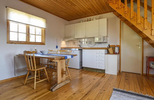 Nar House | Beautiful home in Stånga with kitchen