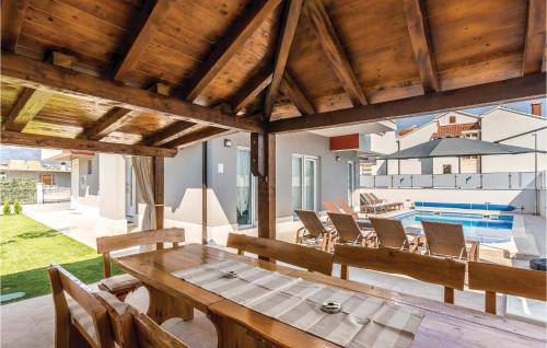 Stobrec House | Beautiful Home In Stobrec With Sauna