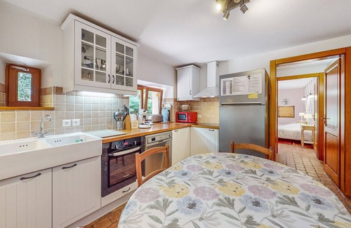 Taintrux House | Beautiful home in Taintrux with WiFi
