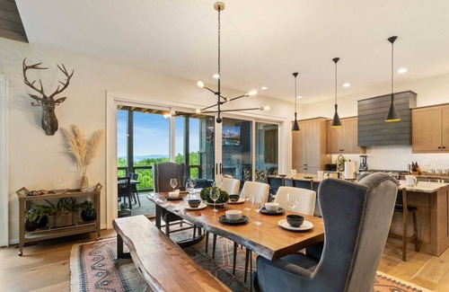 Lenoir House | Beautiful Home in the Blue Ridge Mountains