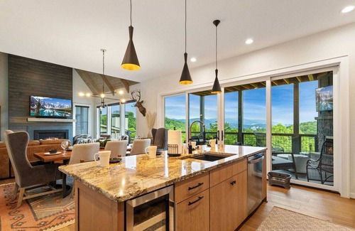 Lenoir House | Beautiful Home in the Blue Ridge Mountains