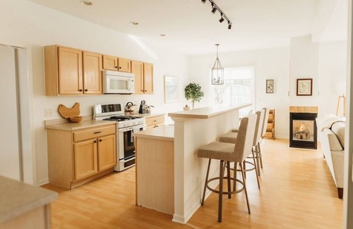 Bridgman House | Beautiful home in the heart of Southwest Michigan. Close to beaches and wineries