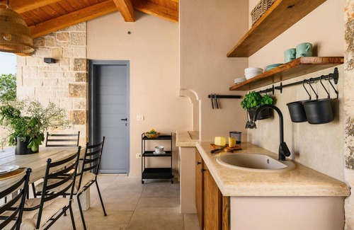 Tinjan House | Beautiful home in Tinjan