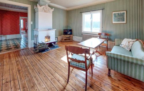 Torup House | Beautiful Home In Torup With Sauna