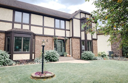 Woodbury House | Beautiful home in twin cities suburbs! Close to airport and Mall of America!