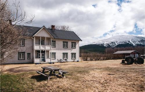 Tynset House | Beautiful Home In Tynset With Kitchen