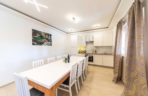 Trilj House | Beautiful home in Ugljane with WiFi